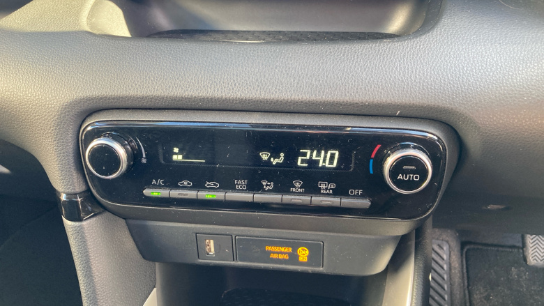 Toyota Yaris 1.5 Hybrid Design 5dr CVT Hybrid Hatchback